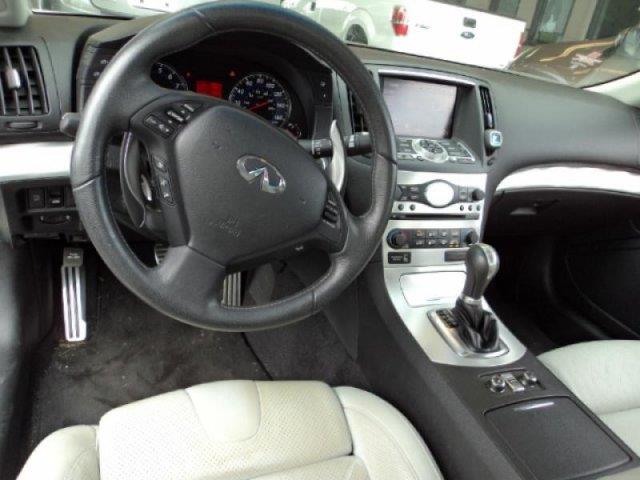 Infiniti G37 2009 photo 2