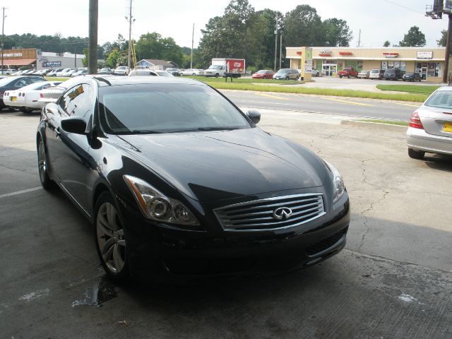 Infiniti G37 2009 photo 2