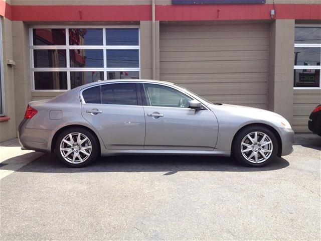 Infiniti G37 2009 photo 1