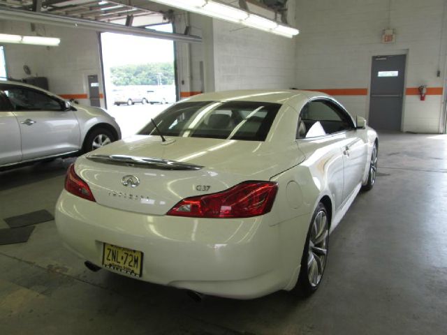 Infiniti G37 2009 photo 3