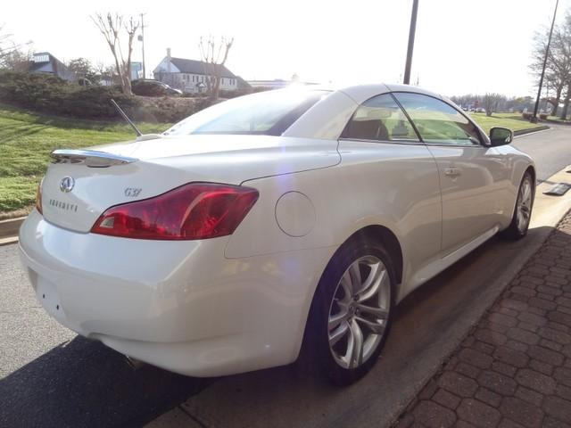 Infiniti G37 2009 photo 4