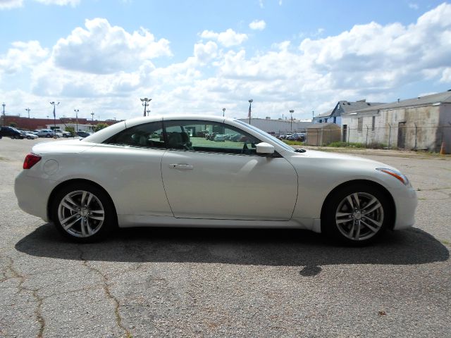 Infiniti G37 2009 photo 1