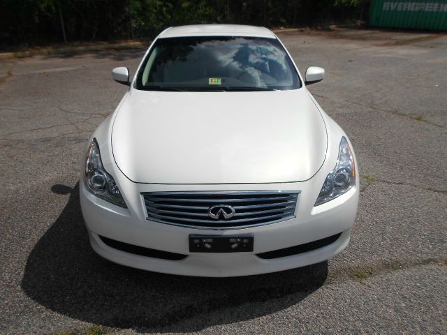 Infiniti G37 2009 photo 2