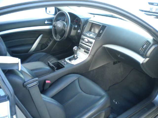 Infiniti G37 2009 photo 11