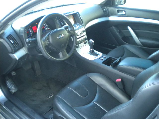 Infiniti G37 2009 photo 4