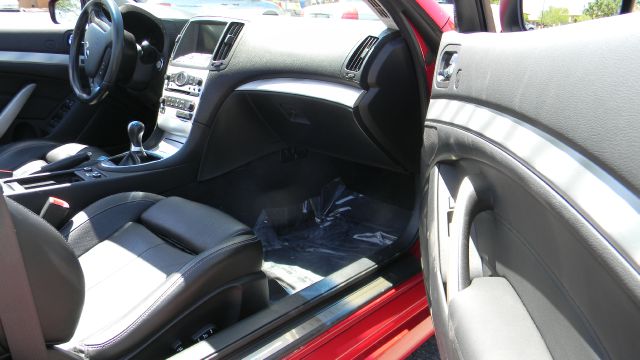 Infiniti G37 2009 photo 14