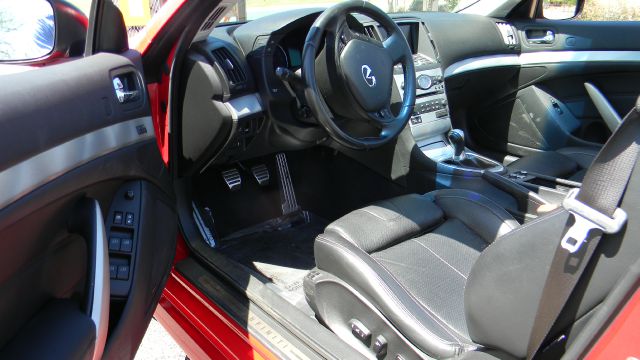 Infiniti G37 2009 photo 7