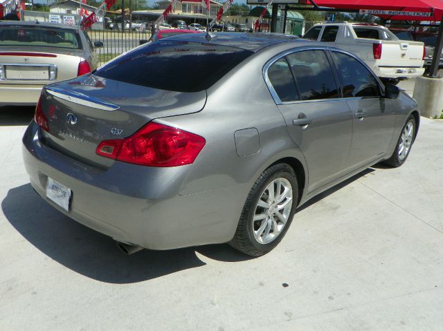 Infiniti G37 2009 photo 2