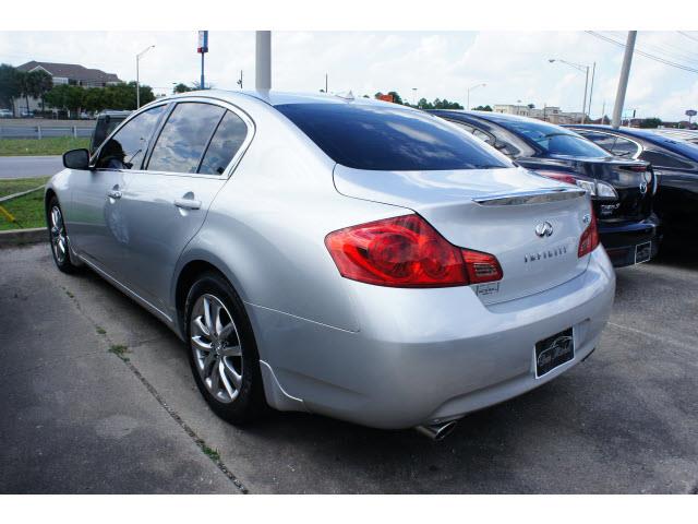 Infiniti G37 2009 photo 2