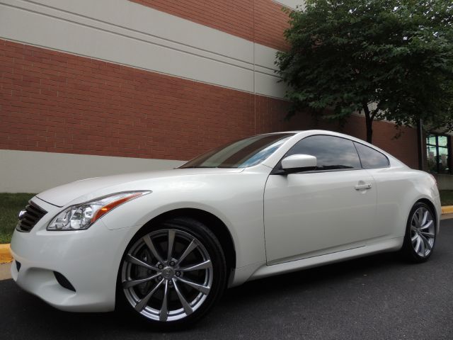 Infiniti G37 2010 photo 3