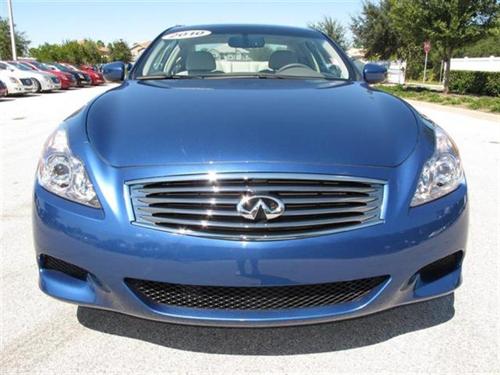 Infiniti G37 2010 photo 1