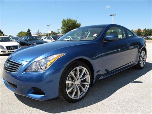 Infiniti G37 2010 photo 2