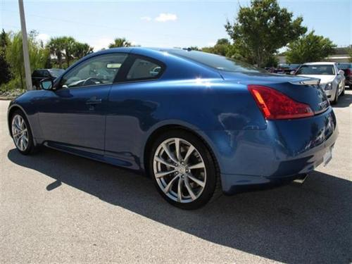 Infiniti G37 2010 photo 4