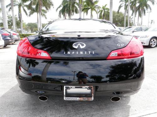 Infiniti G37 2010 photo 1