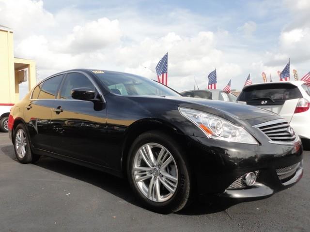 Infiniti G37 2010 photo 1