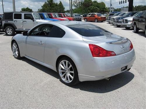 Infiniti G37 2010 photo 3