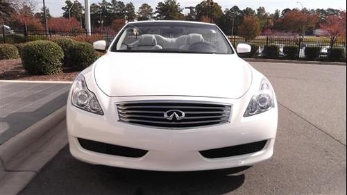 Infiniti G37 2010 photo 1