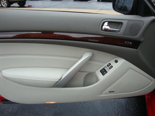 Infiniti G37 2010 photo 1