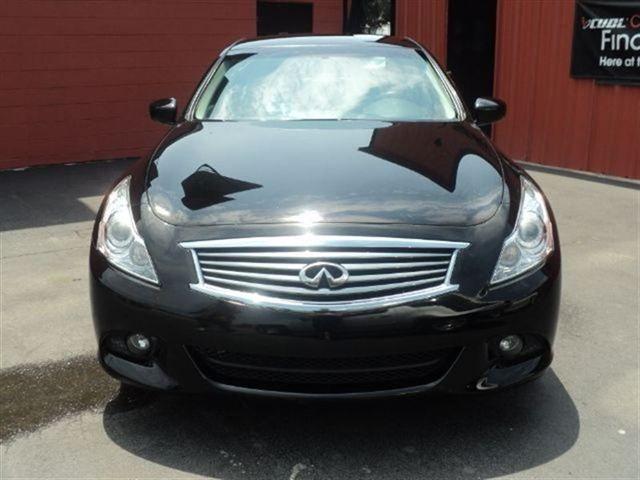 Infiniti G37 2010 photo 1