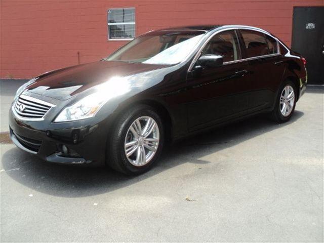 Infiniti G37 2010 photo 3