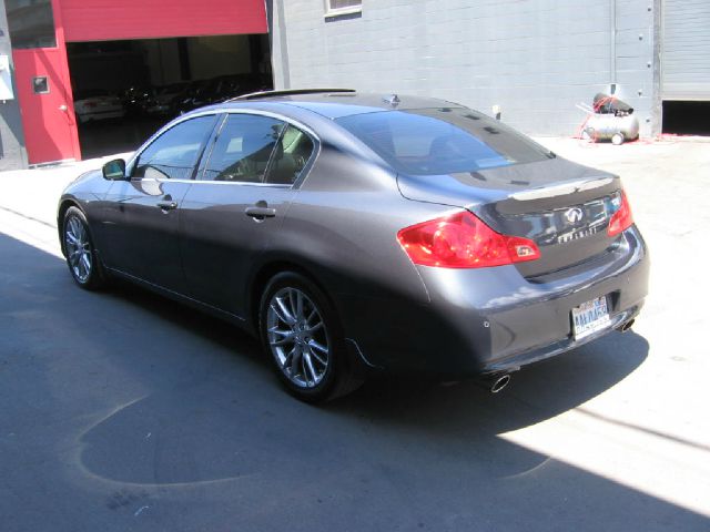 Infiniti G37 2010 photo 1