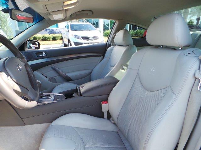 Infiniti G37 2010 photo 1