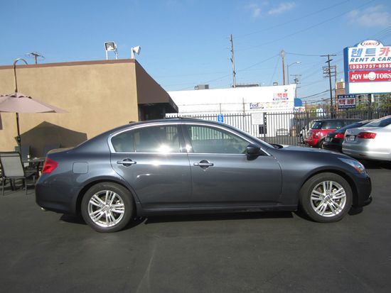 Infiniti G37 2010 photo 4