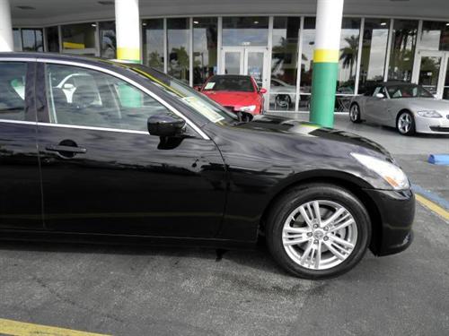 Infiniti G37 2010 photo 1