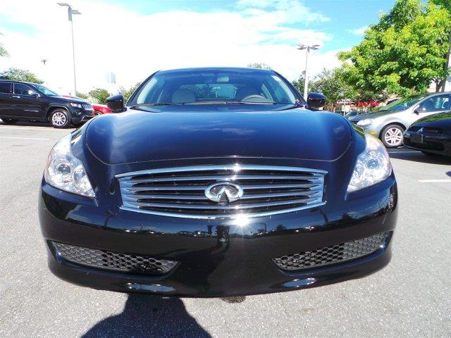 Infiniti G37 2010 photo 1