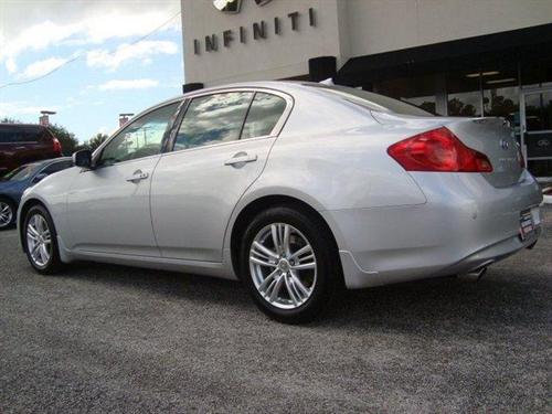 Infiniti G37 2010 photo 2