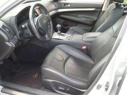 Infiniti G37 2010 photo 3