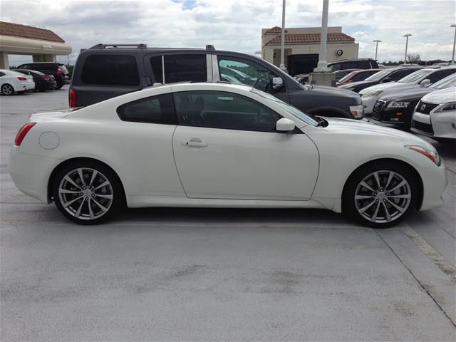 Infiniti G37 Convertable Premium Coupe