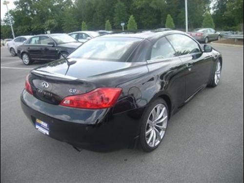 Infiniti G37 2010 photo 1