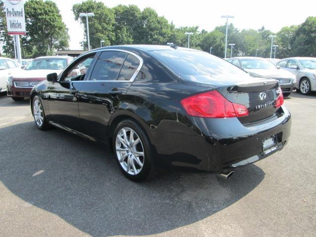 Infiniti G37 2010 photo 2