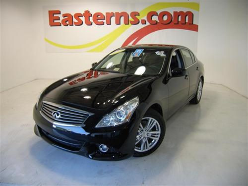 Infiniti G37 2010 photo 4