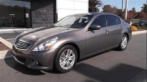 Infiniti G37 2010 photo 1