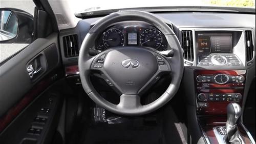 Infiniti G37 2010 photo 4