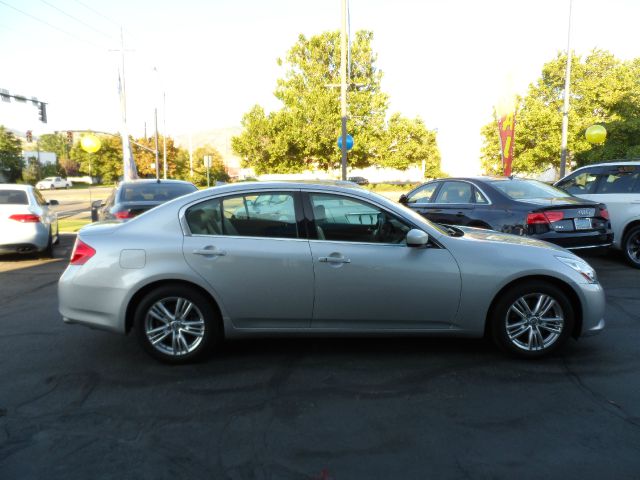 Infiniti G37 2006 Nissan SE Sedan