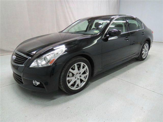 Infiniti G37 2010 photo 3