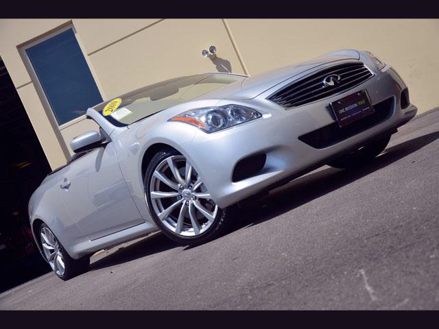 Infiniti G37 2010 photo 2