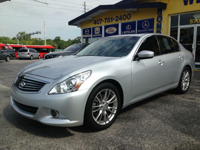 Infiniti G37 2010 photo 3