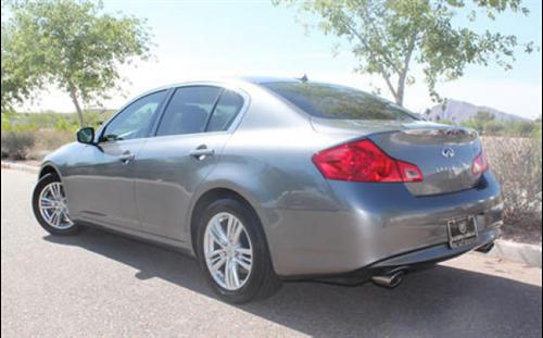 Infiniti G37 2010 photo 1