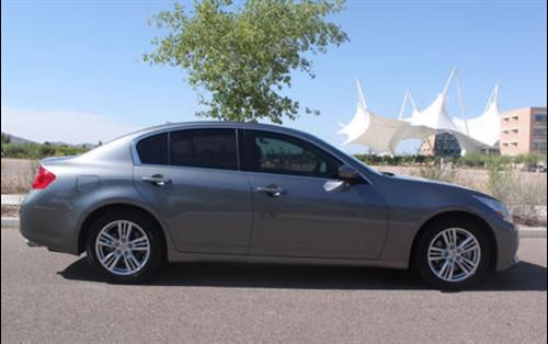 Infiniti G37 2010 photo 3