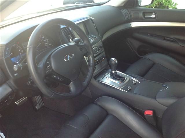 Infiniti G37 2010 photo 3