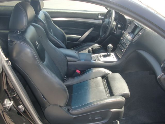 Infiniti G37 2011 photo 14