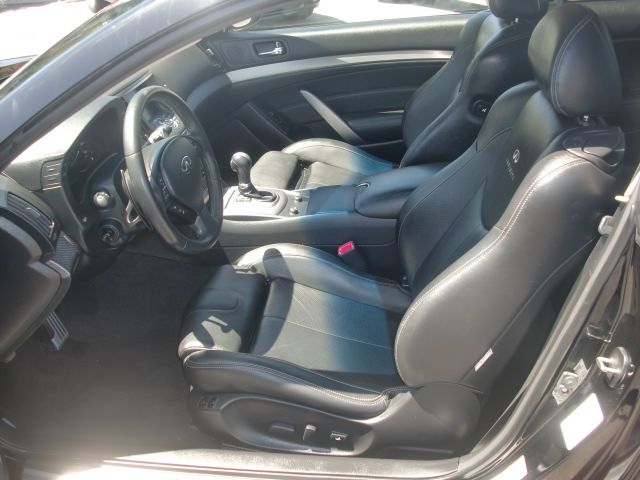 Infiniti G37 2011 photo 16