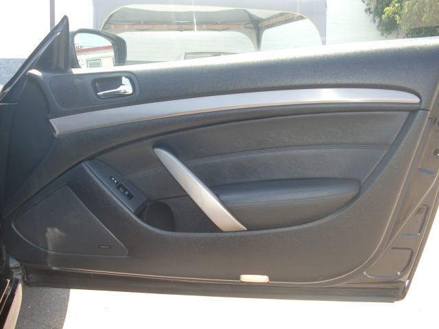 Infiniti G37 2011 photo 7