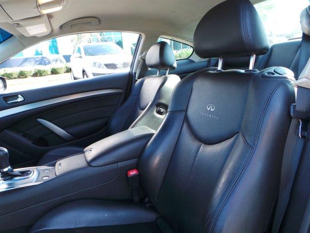 Infiniti G37 2011 photo 2