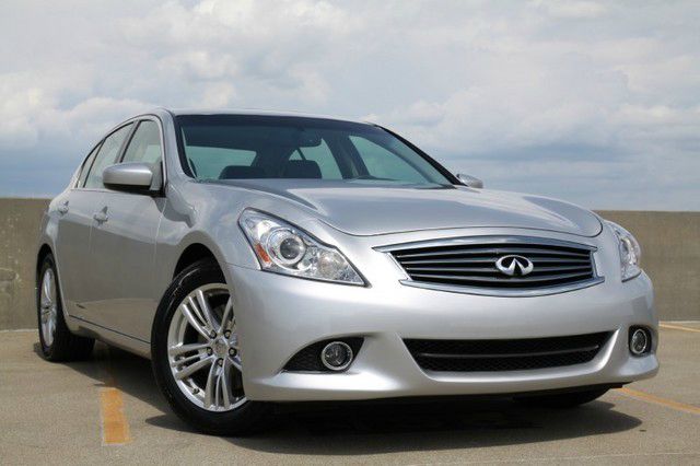 Infiniti G37 2011 photo 1