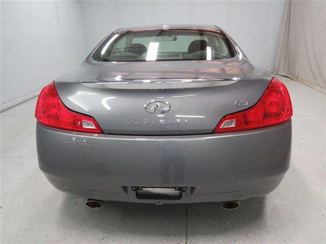 Infiniti G37 2011 photo 3